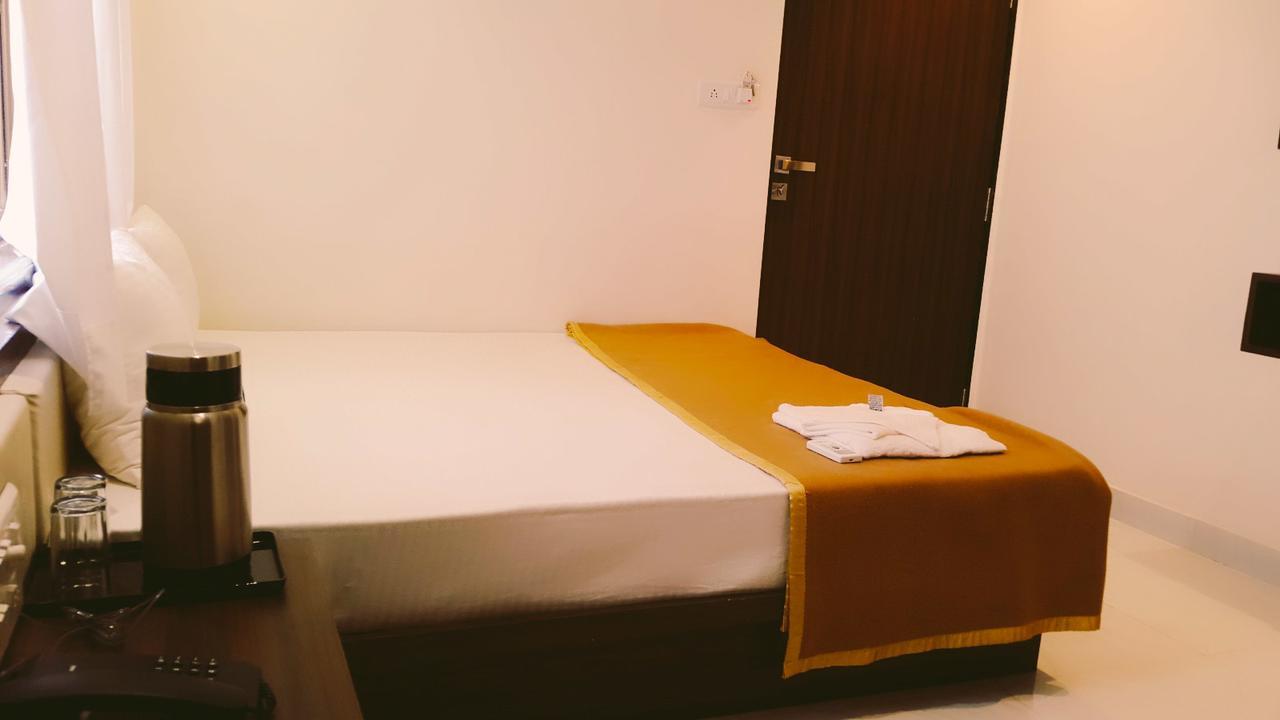 Shree Jee Intenational Hotel Nāthdwāra Kültér fotó